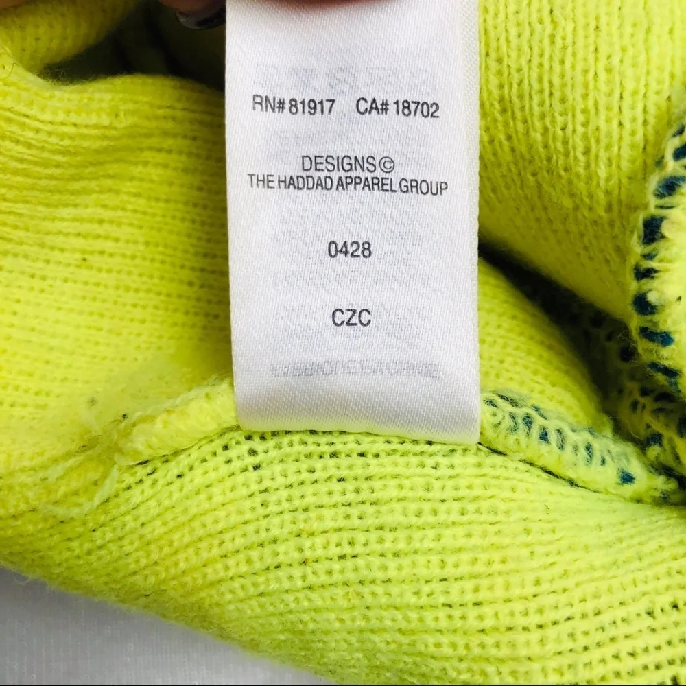 Nike dark blue and neon yellow unisex knit beanie hat 8-20